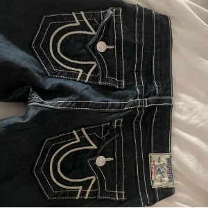 True religion jeans  - Säljer dessa jätte fina bootcut jeans pågrund av ingen användning💕