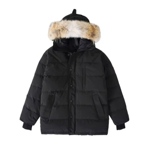 Canada goose Carson parka - Tillgänglig för beställning i alla storlekar & färger! Kontakta oss för vidare information!   Kvalitets garanti med äkta päls! 