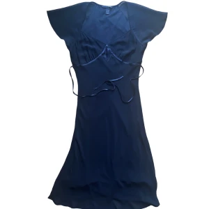 vintage h&m mesh klänning - 💋 vintage gammal h&m klänning i mesh. Strl 38, men passar 36 och en möjligtvis 34a. Köparen står för frakt! 💋