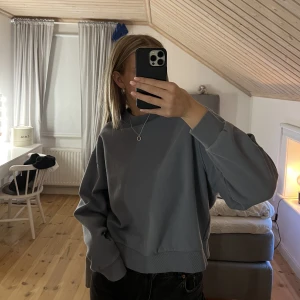 Blå sweatshirt  - Blå sweatshirt från weekday🩵 