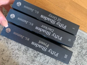 Fifty shades serien - Alla tre böcker säljes tillsammans ☺️☺️