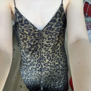 Zara klänning - Superfin klänning😻 banden är justerbara:)