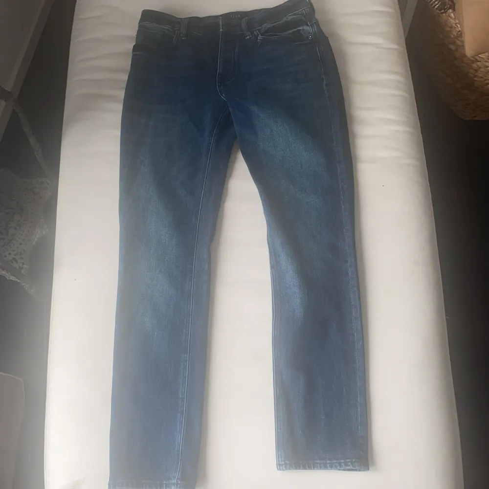 Ett par slim jeans som är väldigt behagliga, storlek finns på sista bilden . Jeans & Byxor.