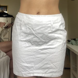100% cotton vitt kjol  - Super snygg vit kjol för sommaren 
