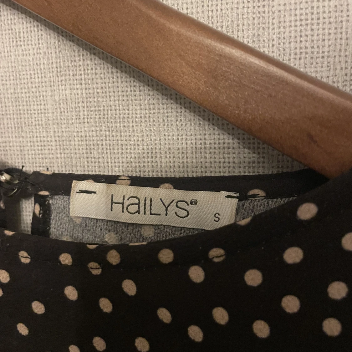 Prickig topp med balkong ärmar - 91