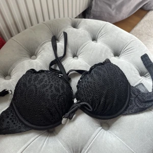 Push up bikini - Bikini som är push up med jätte fina detaljer❤️