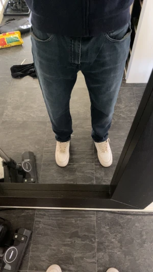 Levis 505 36x32 - Bra skick sitter ganska bra på mig som är runt 188 och väger 75