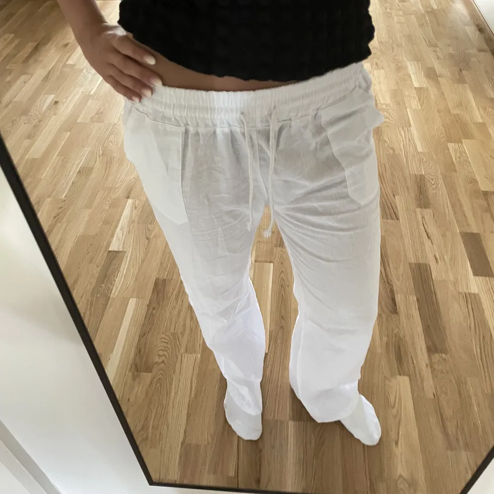 Knappt använda i storlek xs/s❤️‍🔥. Jeans & Byxor.