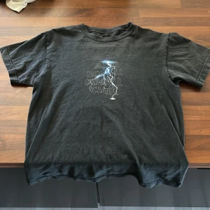 Anti ss club t shirt - En skitsnygg anti social social club tshirt!  Condition:8/10 Strl: S