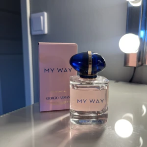 Armani My Way - 30 ml i stort sätt full, har använt några gånger men inte min favorit💓