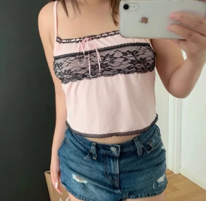 rosa spett topp - rosa y2k topp, knappt använd bra skick, säljs för 50 kr