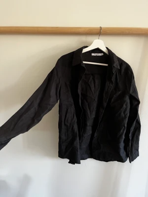 Linneskjorta från NA-KD  - Fin linneskjorta från NA-KD i nyskick