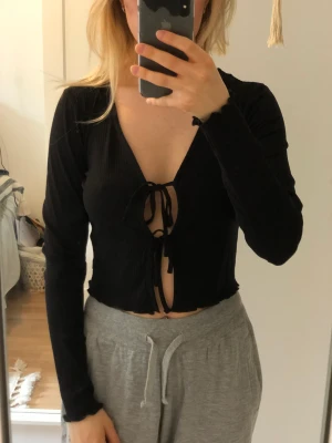 Svart tröja  - Som ny 