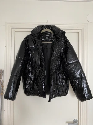 Jacka  - Skit snygg jacka ifrån Vera Moda i strl S ❤️aldrig använd