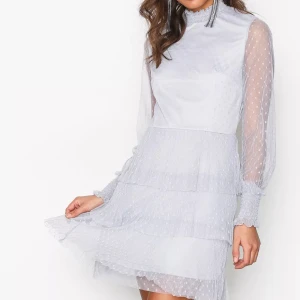 Klänning Nelly - OANVÄND, väldigt fin klänning från Nelly🤍