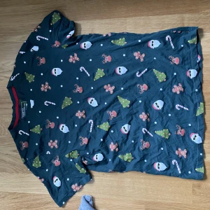 Christmas tshirt - Great condition 