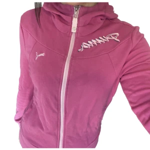 Puma hoodie - Hoodie med dragkedja från Puma Strl M