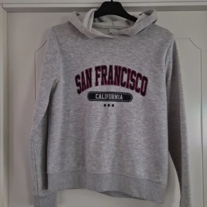 Hoodie  - Helt nya hoodie 