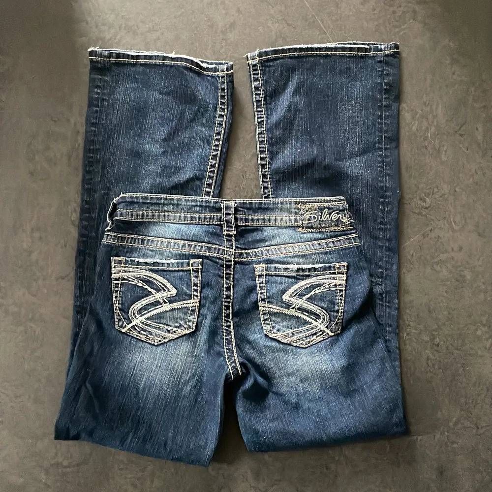Coola jeans köpta på Urban outfiters i bra skick😎. Jeans & Byxor.