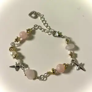 Handgjort armband✨✨  Ickespårbar frakt: 18kr