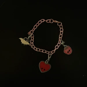 Armband - Armband med monster high berlocker💗 