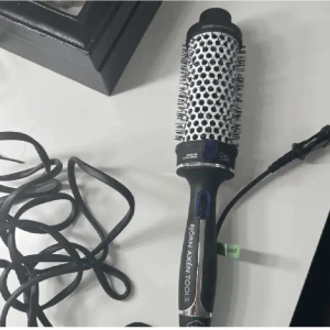 Värmeborste  -  Värmeborste från Björn Axén, använd några gånger bara då jag köpte fel.