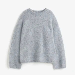 stickad tröja  - jag vill sälja min stckad tröja som inte kommer till en användning