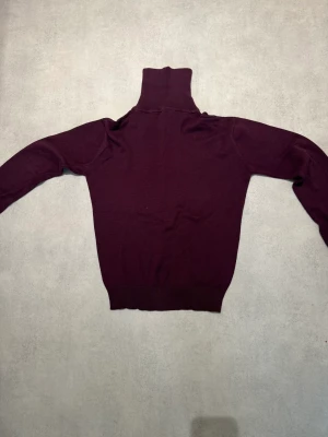 Turtleneck - Vinröd turtleneck