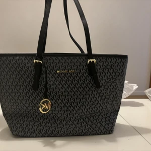 Michael kors väska - Helt oanvänd och ny 