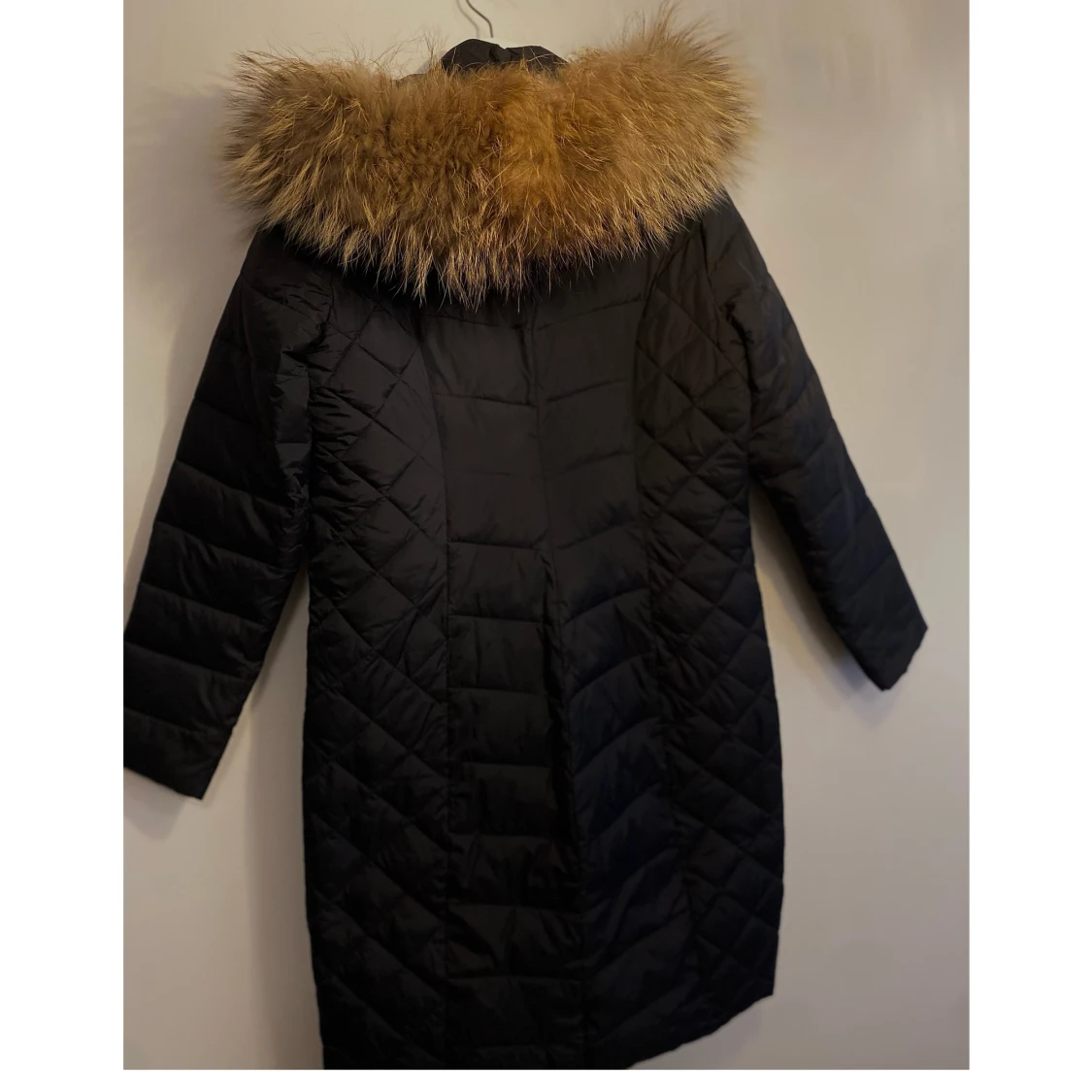 Lång vinterjacka med äkta pälskrage - 90