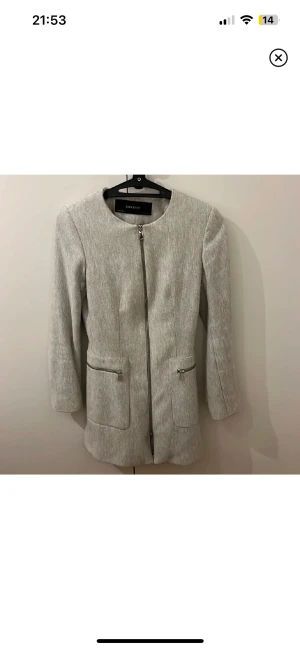Kappa från Zara - Storlek XS. Från Zara. Bra skick.