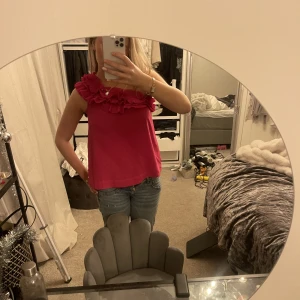 One shoulder volang topp  - Fin topp som tyvärr inte kommer till användning 