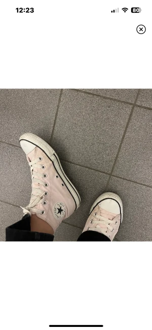 rosa converse  - så