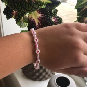 Armband  - Jättefint  armband helt o andvänt bra skick 🤩😊