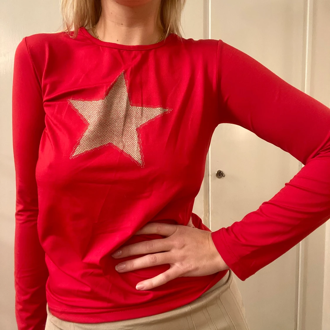 Röd långärmad tröja med stjärna - 90