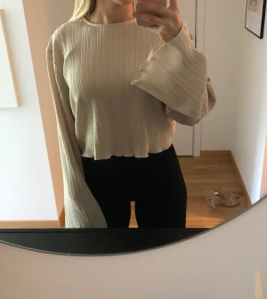 Gina tricot - Helt ny och oanvänd tröja från Gina Tricot!