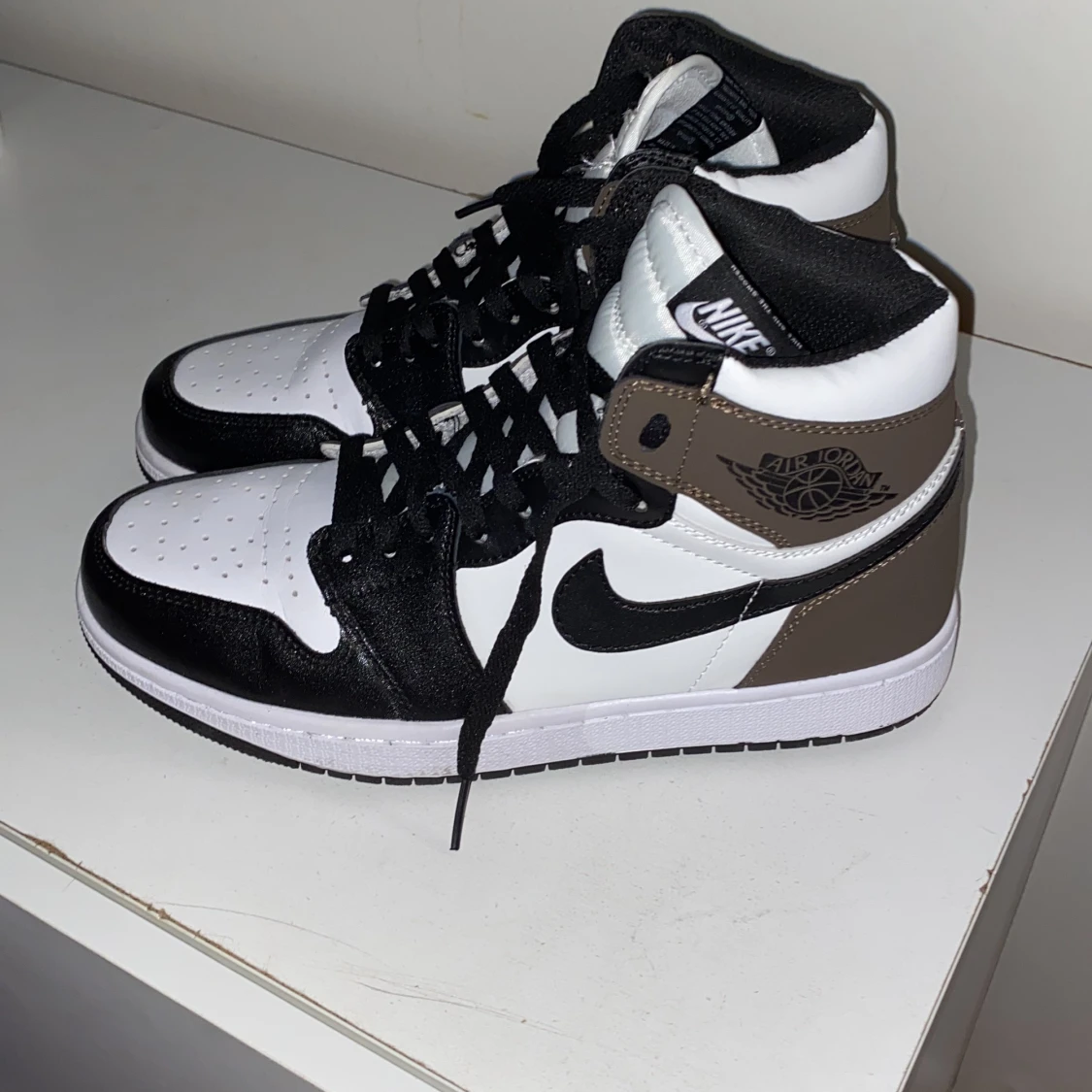 Jordan 1 mocha 