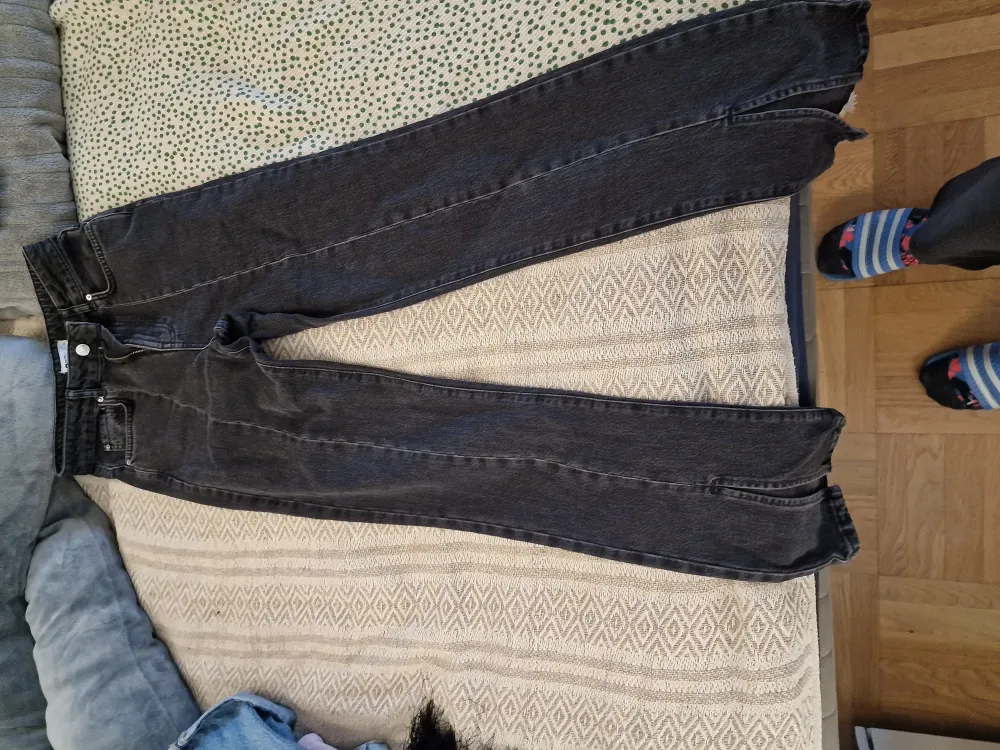Gina Tricot slit jeans, new. Jeans & Byxor.