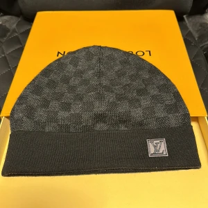 Louis Vuitton mössa  - Helt ny 