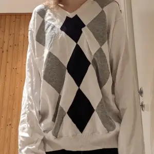 cute vit sweatshirt som jag tyvärr inte använder :(( 