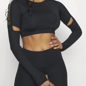 Nebbia set - Storlek 34! Använt 1 gång!💕