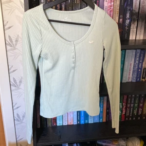 Hollister tröja - Turkos hollister tröja i stolek S