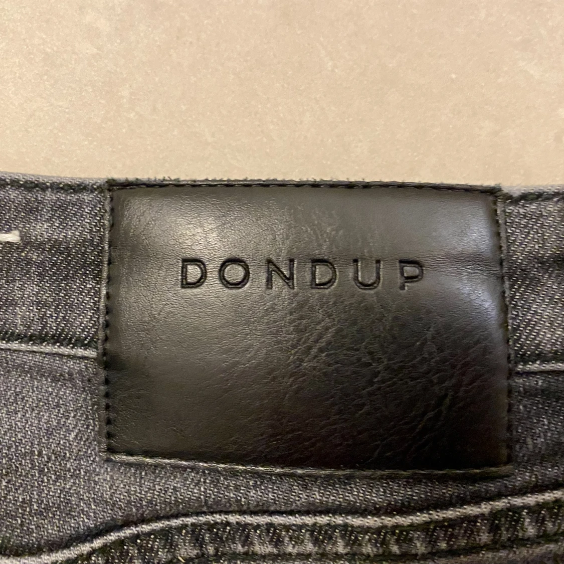 Gråa Dondup Jeans - 91