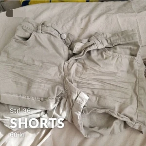 Shorts - Beigakorta shorts. Knappt använda