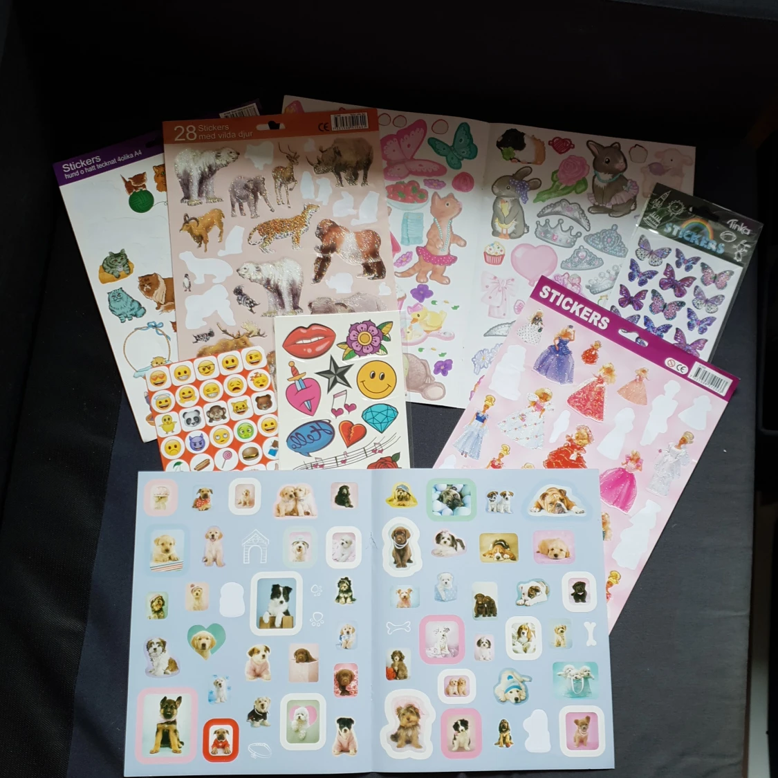 Klistermärken och tatueringar  - 90