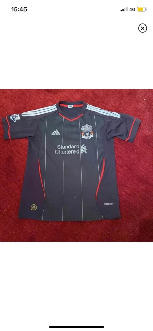 Suarez tröja (Retro) - Inte mycket använd, skick 8/10. Z är lite slitet. 