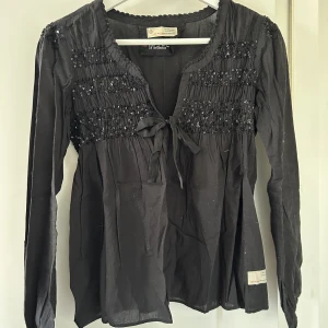Odd Molly blus storlek 0 - Svart blus från odd molly i fint skick