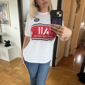 Psg tröja  - Psg t-shirt i storlek L!💓