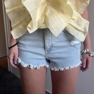Ljusblå shorts - Fina shorts som tyvärr inte kommer till användning längre💗