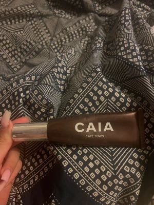 Caia liquid bronzer  - Färgen cape town, 90% kvar i den
